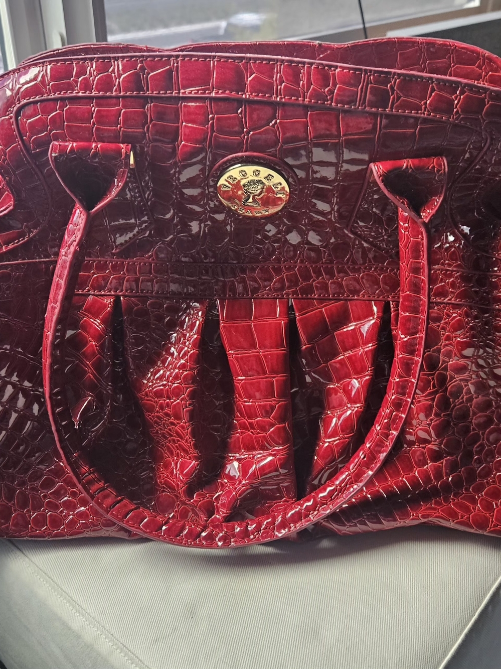 Vecceli Italy Red Croc-Embossed Patent Tote with Gold Medallion